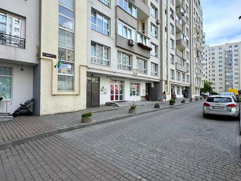 комерційна за адресою Тернопільська вул., 21