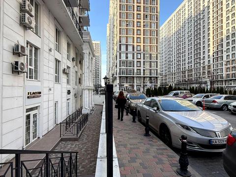 коммерческая по адресу Михаила Максимовича ул. (Онуфрія Трутенка), 26-В