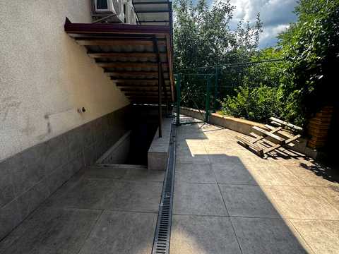 комерційна за адресою Лисянська вул., 13