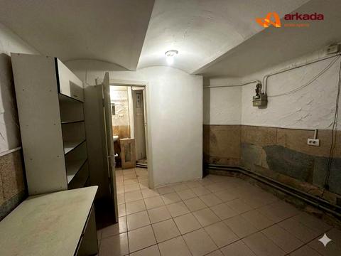 коммерческая по адресу Леся Курбаса ул., 2