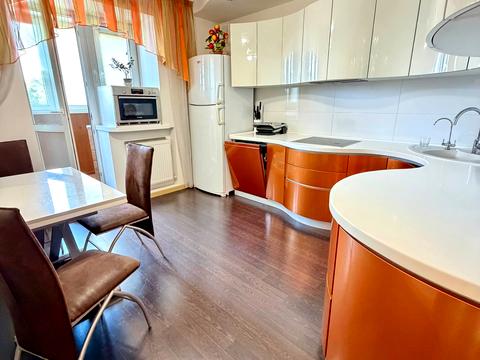 квартира за адресою Космічна вул., 3