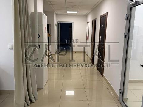 комерційна за адресою Машинобудівна вул., 41