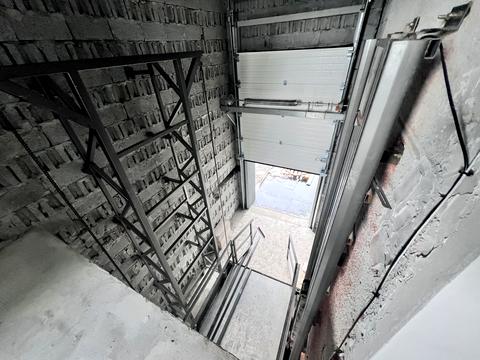 коммерческая по адресу Левинского ул., 1