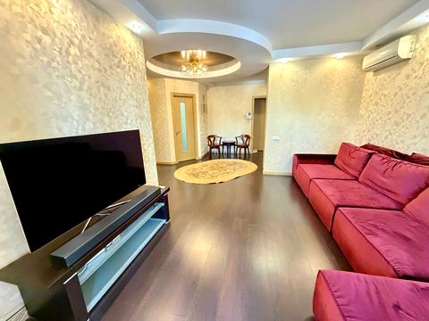 квартира за адресою Космічна вул., 3