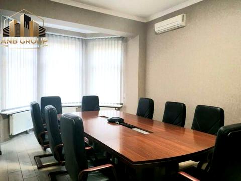 комерційна за адресою Воздвиженська вул., 21/23