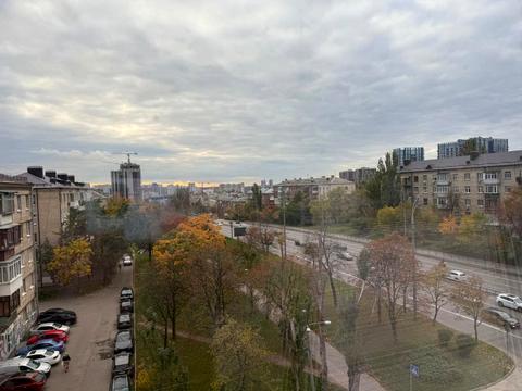 комерційна за адресою Миколи Міхновського бульв. (Дружби народів), 16/1