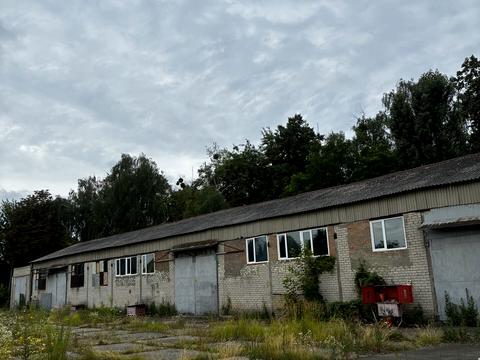 комерційна за адресою Металургів вул., 19