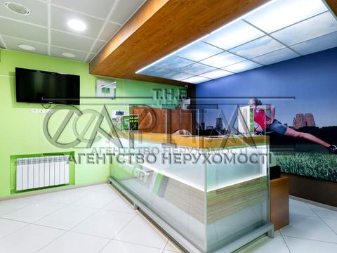 комерційна за адресою Анни Ахматової вул., 22
