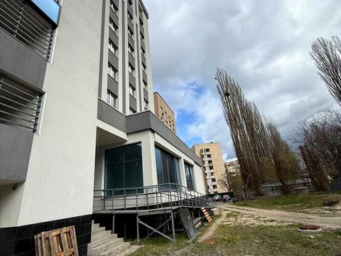 комерційна за адресою Київ, Голосіївська вул., 7