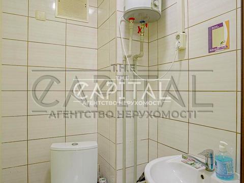 комерційна за адресою Лариси Руденко вул., 6