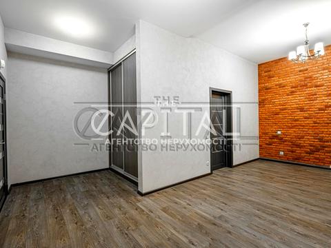 комерційна за адресою Воздвиженська вул., 42