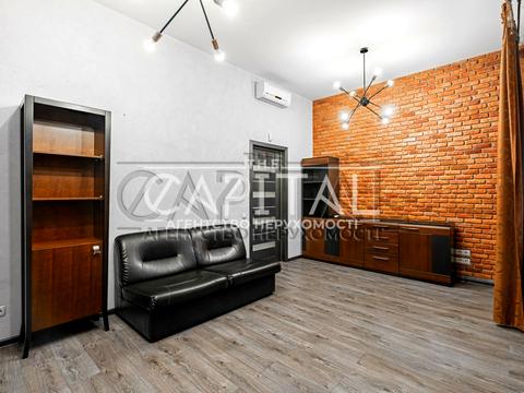 комерційна за адресою Воздвиженська вул., 42