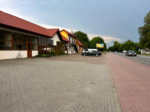 комерційна за адресою с. Корнич, Чернівецька, 1