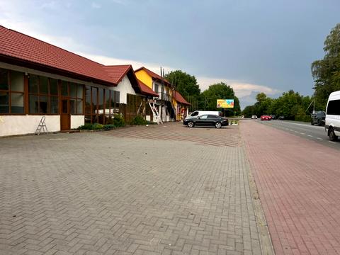 комерційна за адресою с. Корнич, Чернівецька, 1