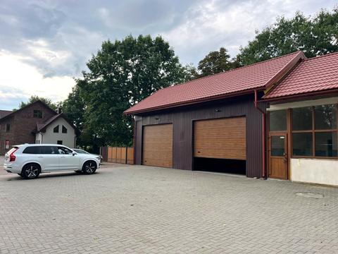 комерційна за адресою с. Корнич, Чернівецька, 1