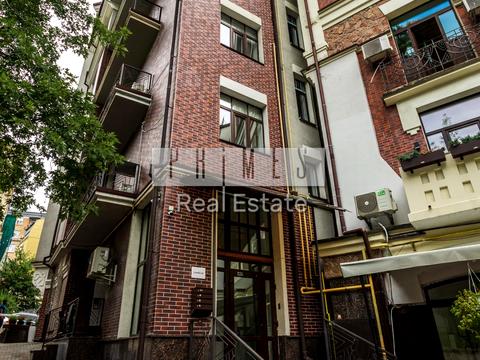 комерційна за адресою Воздвиженська вул., 51А