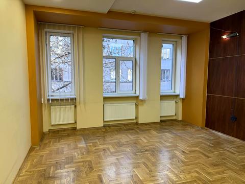 комерційна за адресою Зелена вул., 17