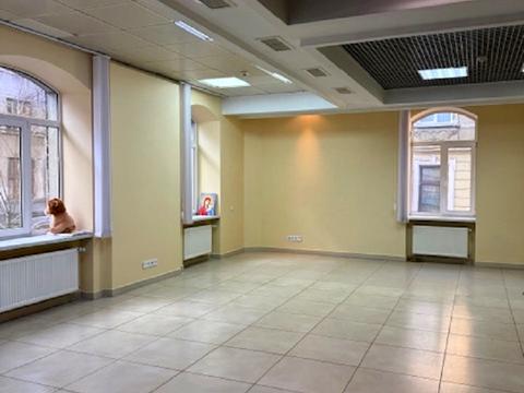 комерційна за адресою Зелена вул., 17