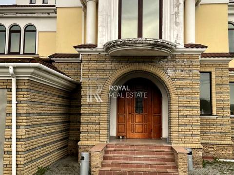 коммерческая по адресу Лазурная ул., 19