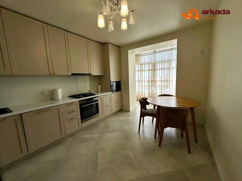 квартира за адресою Макогона вул., 25