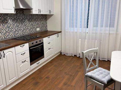 квартира за адресою Академіка Сахарова вул., (30 перлина)