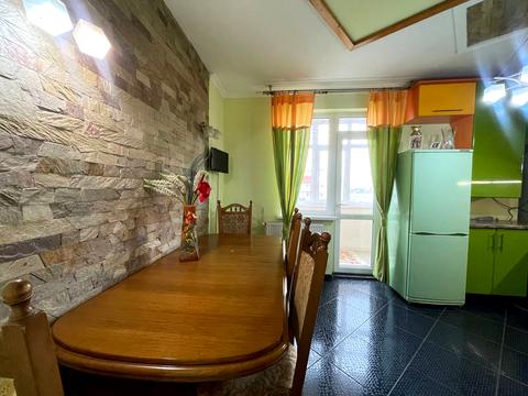 квартира за адресою Олександра Довженка вул., 21-Б