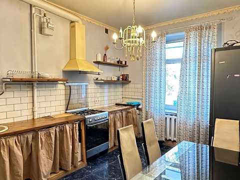 квартира за адресою Старопортофранківська вул. (Комсомольська), 105