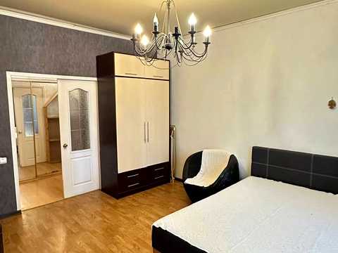 квартира за адресою Старопортофранківська вул. (Комсомольська), 105