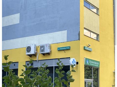 комерційна за адресою Тополина вул., 10А