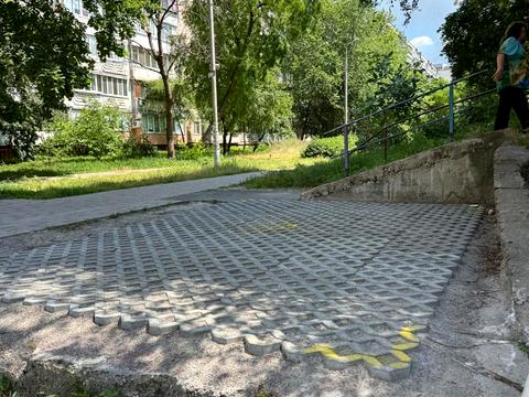комерційна за адресою Європейського Союзу просп. (Правди), 37-Б