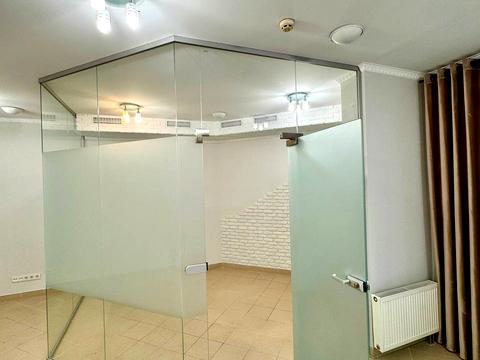 комерційна за адресою Святослава Караванського вул. (Жуковського), 33