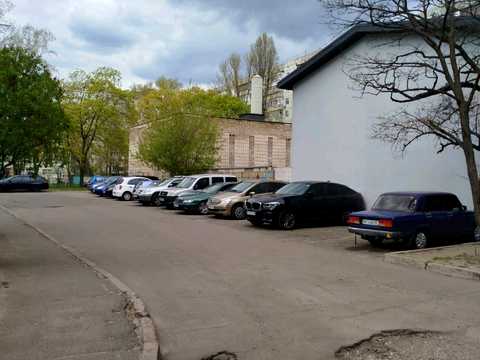комерційна за адресою Левка Лук'яненка вул. (Маршала Тимошенка), 5