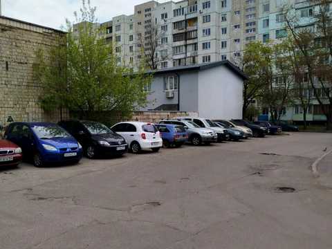комерційна за адресою Левка Лук'яненка вул. (Маршала Тимошенка), 5