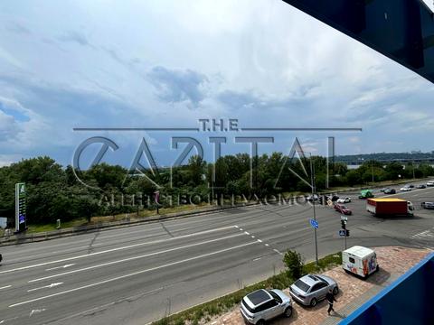 квартира за адресою Дніпровська набережна вул., 17-К