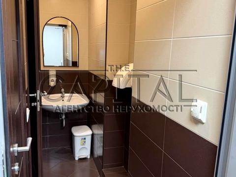 комерційна за адресою Спаська вул., 5
