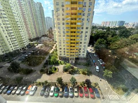 квартира за адресою Воскресенська вул., 18
