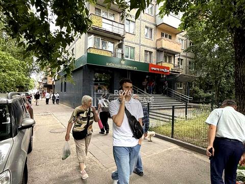 комерційна за адресою Дорогожицька вул., 15