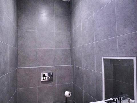комерційна за адресою Дніпровська набережна вул., 14-А