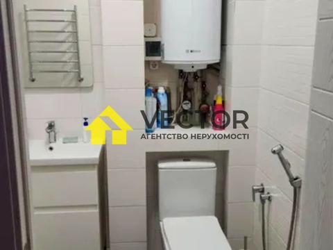 квартира за адресою Пилипа Орлика вул. (Паризької Комуни), 25