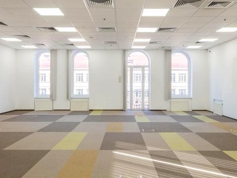 комерційна за адресою Київ, Жилянська вул., 75