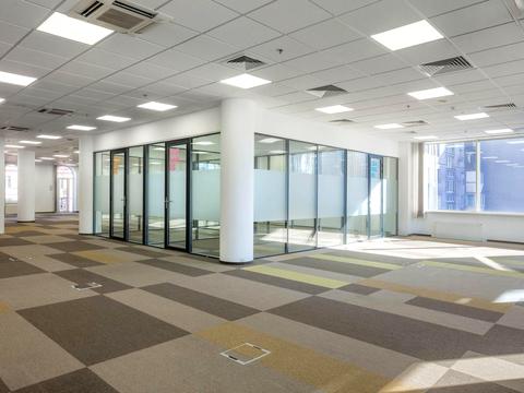 комерційна за адресою Київ, Жилянська вул., 75