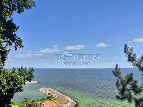 участок по адресу Захисників України