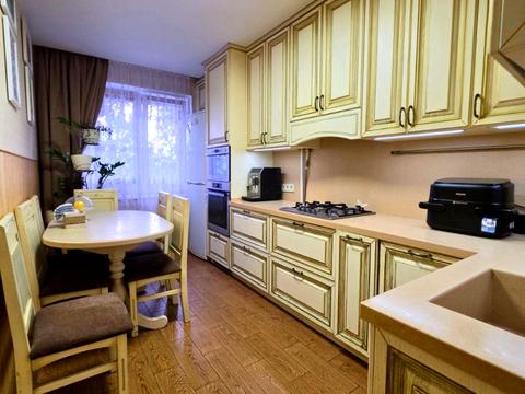 квартира за адресою Віктора Чукаріна вул., 30