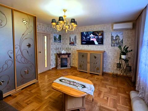 квартира за адресою Віктора Чукаріна вул., 30