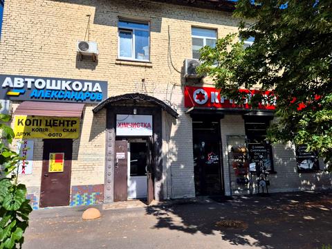 комерційна за адресою Академіка Книшова вул. (Амурська), 8