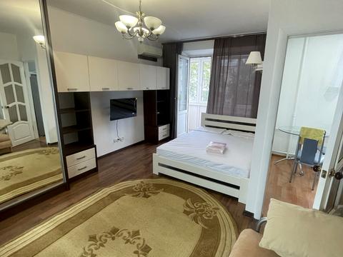 квартира по адресу Строителей ул., 29/8