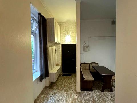квартира за адресою Гетьмана Петра Дорошенка вул. (Жовтнева), 65