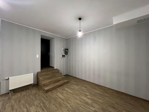 комерційна за адресою Теплична вул., 38