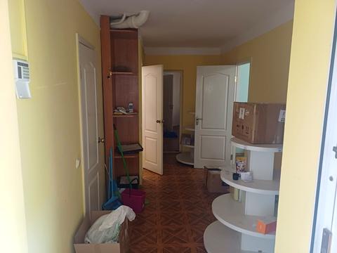комерційна за адресою Серпова вул., 1