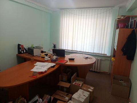 комерційна за адресою Серпова вул., 1
